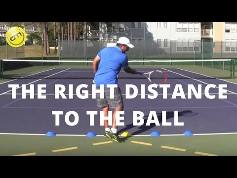 Tennis Tip: The Right Distance To The Ball