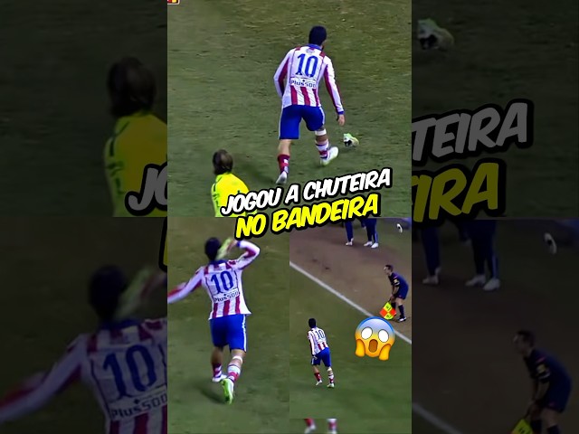 QUANDO O JOGADOR PERDE A CHUTEIRA NO JOGO😳😂