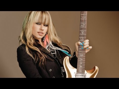 Top 10 Female Guitarists of All Time