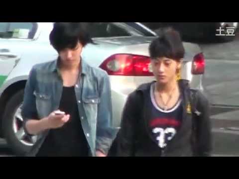 FANCAM Pre Debut - 110710 EXO M Tao & Kris walking on street.mp4
