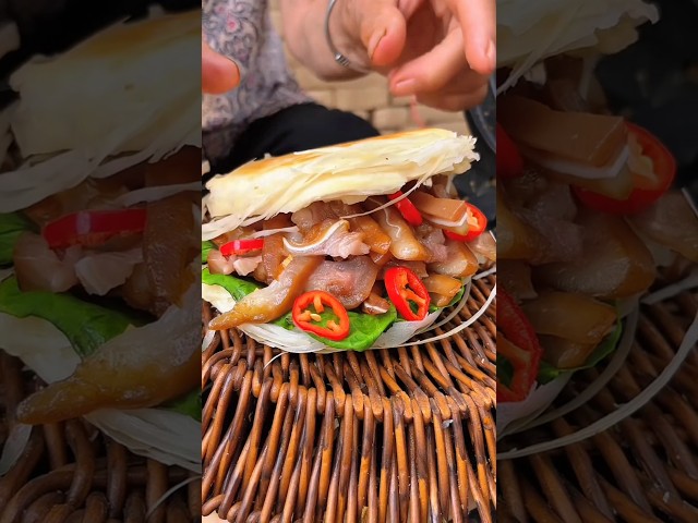 Chinese burger The old couple thought about each other