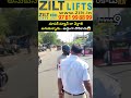 సూపర్ మ్యాన్ లా వెళ్లాలి అనుకున్నాడు.. అడ్డంగా దొరికాడు😱| Traffic Police Viral Video | Prime9 News - 00:27 min - News - Video