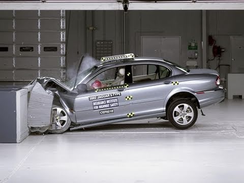 Test di crash video Jaguar X-Type dal 2001