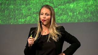 O Profissional do Futuro | Michelle Schneider | TEDxFAAP