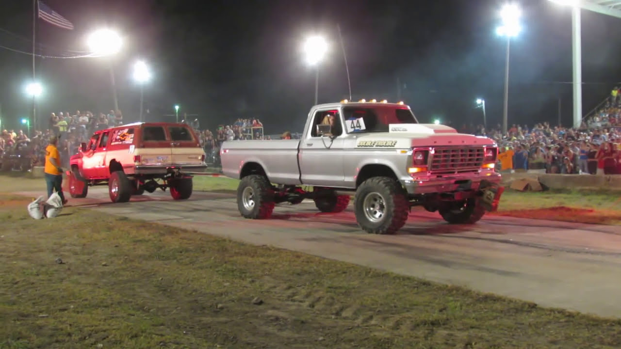 Chevy vs ford tug of war #7