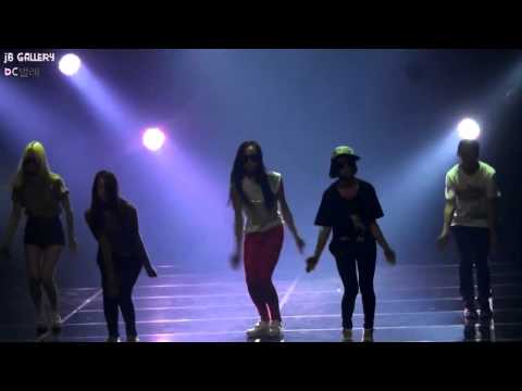 140704 fx Red Light Dress rehearsal