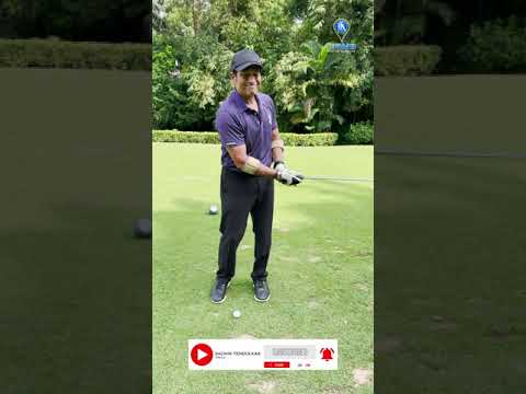 Yuvraj Singh teaches Sachin Tendulkar how to play Golf left-handed: International Lefthanders Day Yuvraj Singh teaches Sachin Tendulkar how to play Golf left-handed: International Lefthanders Day