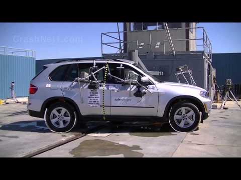 اختبار تصادم الفيديو BMW X5M منذ عام 2012
