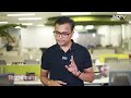 वर्दी में दरोगा को दौड़ाकर पीटा! वकीलों की खुन्नस ने वाराणसी कचहरी में मचाया बवाल | UP Police  - 03:14 min - News - Video