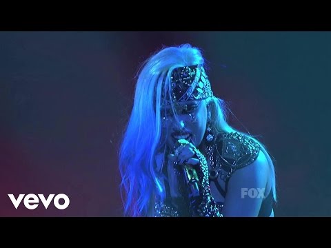 Lady Gaga - The Edge of Glory (Live on American Idol)