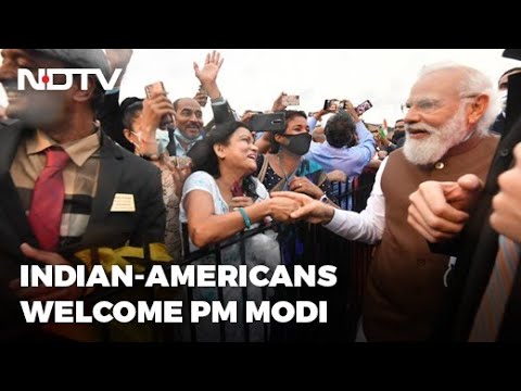 PM Narendra Modi arrives in Washington, Indian-Americans welcome him PM Narendra Modi arrives in Washington, Indian-Americans welcome him
