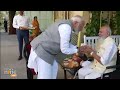 Prime Minister Modi Visits Jam Saheb Shatrusalyasinhji in Jamnagar | News9  - 01:09 min - News - Video