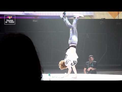 140601 SHINee World III in Shanghai Onew dance solo 321
