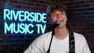 Ben Walker performing and exclusive version of  &#39;Lose It All&#39; for RMTV