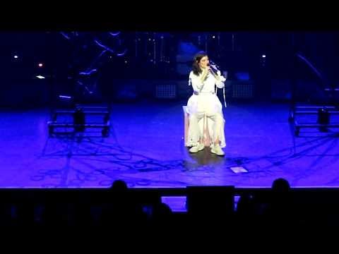 Lorde has a little cry on stage during her 'Liability' speech; + song. Christchurch NZ, 9Nov2017
