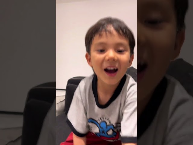 来自#嗝嗝 小恐龙的早安铃 #ian #gege #littlemingyu #爸爸当家慢享季 #daddyathomeslowliving