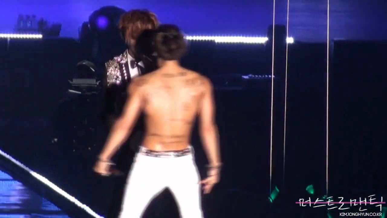 120721 Shirtless Jonghyun Kisses Taemin YouTube