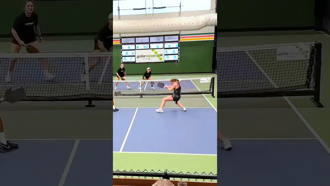 Pickleball Commentator Goes Off Script 😰