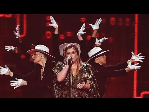 Kelly Clarkson || Miss Independent/Love So Soft LIVE at the 2017 American Music Awards!