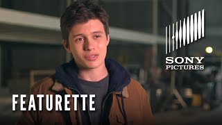 The 5th Wave Featurette: Meet Zo