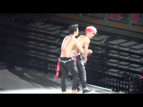 130812 SS5 대만 Rock star 赫海裸上身+背抱!!!back hug!!!!!ㅋㅋ