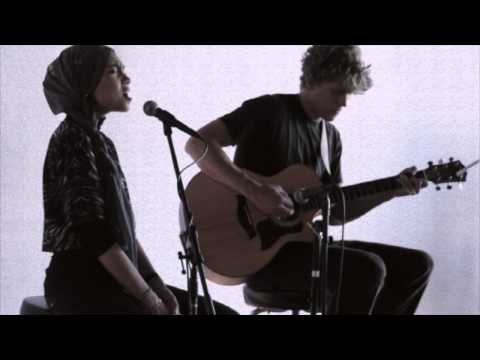 Yuna Zara'ai performs Lullabies live