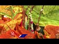 Medaram Gadde Surrounded By Sarees | Sammakka Sarakka Jatara 2024 | V6 News  - 05:02 min - News - Video