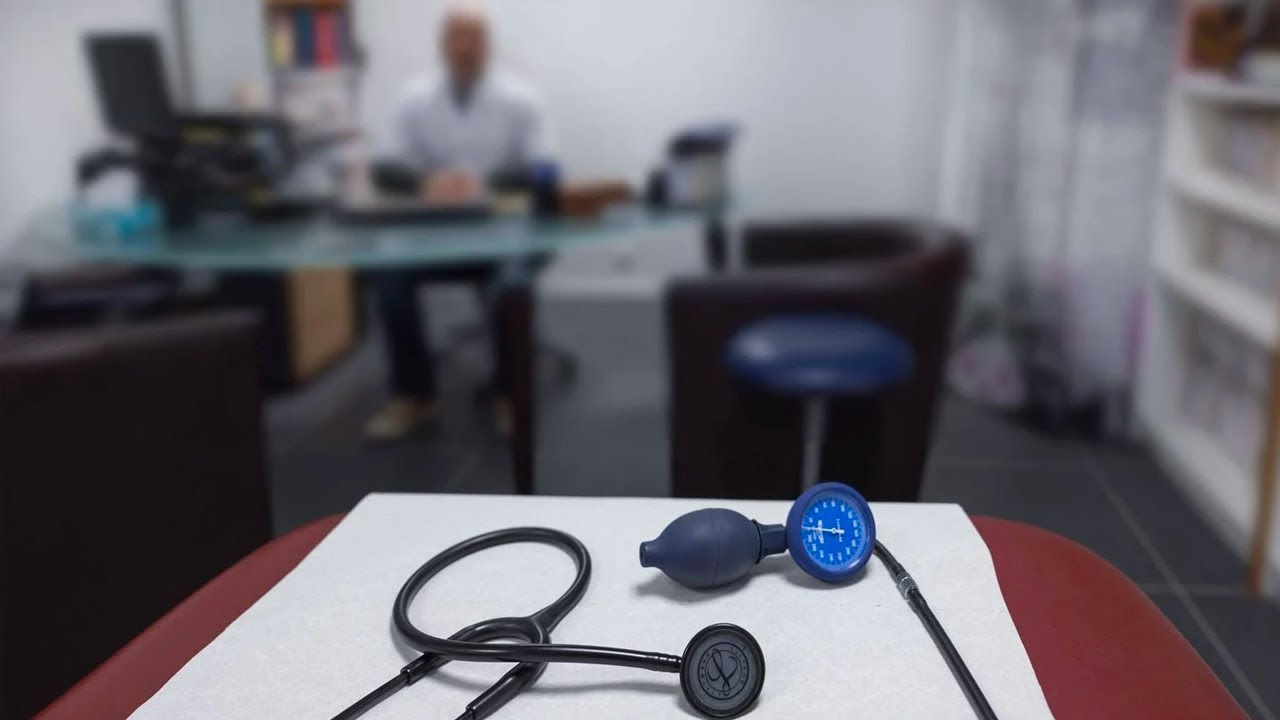 Fin de vie : dans les déserts médicaux, un médecin s'inquiète du risque d’une euthanasie par d