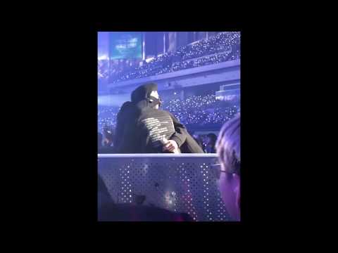 #ElyXionInSeoul EXO members hug their performance director