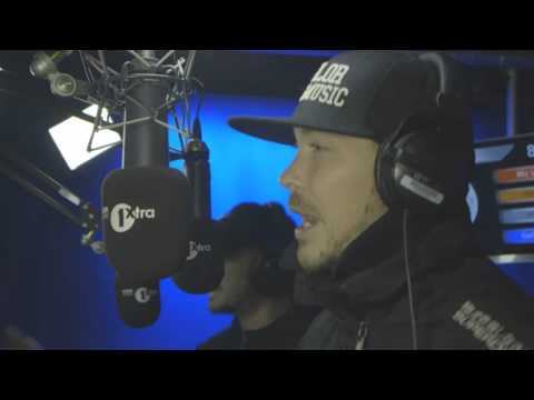 MC Vapour Move Your Body (LIVE)