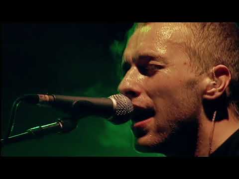 Coldplay - Daylight (Live at Glastonbury 2002)