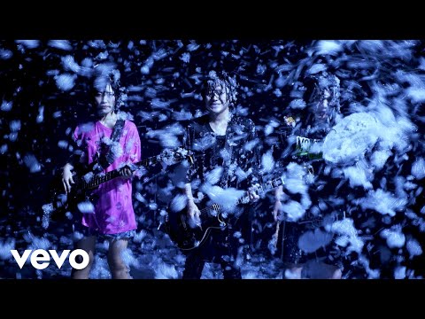 ヤバイTシャツ屋さん - 「泡 Our Music」Music Video