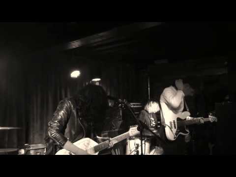 Pale Waves - There's A Honey (Live)
