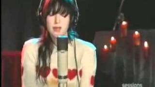 Yeah Yeah Yeahs - Cheated Hearts (LIVE Acoustic at AOL Sessions)