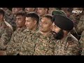 Aamir Khan Sings Along With A Soldier As They Entertain The Crowd | Jai Jawan With Aamir Khan  - 01:21 min - News - Video
