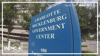 Charlotte mayor wins primary election, two council members lose reelection bids
