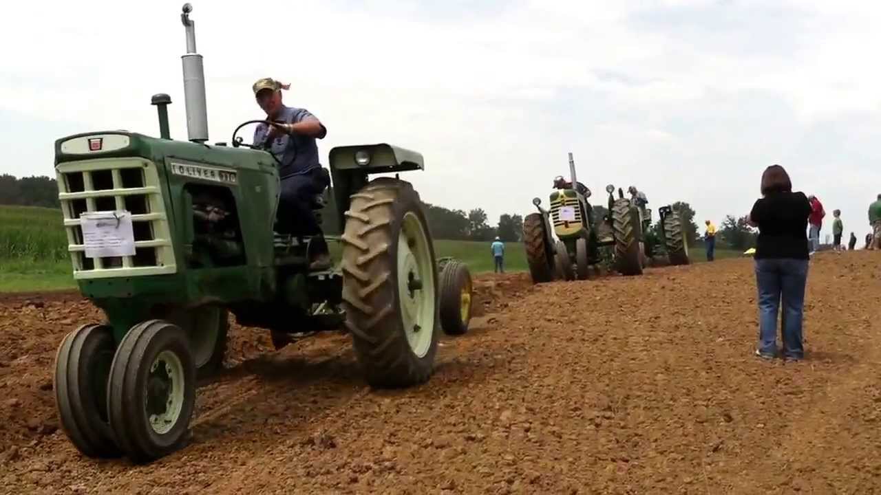 Lots Of Old Tractors Plowing In Pickneyville Illinois Youtube