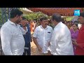 MLA Dwarampudi Chandrasekhar Reddy Cast His Vote In Kakinada | @SakshiTV - 01:00 min - News - Video