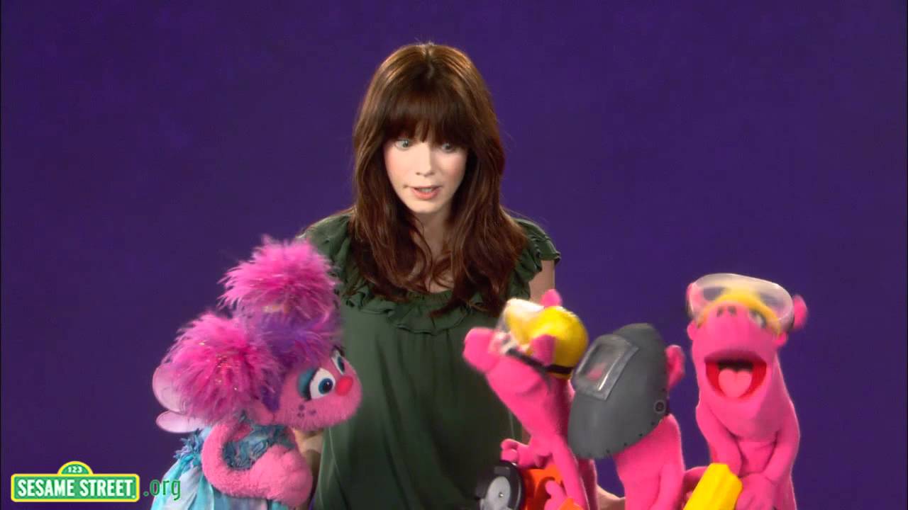 Sesame Street: Michelle Monaghan: Fascinating - YouTube