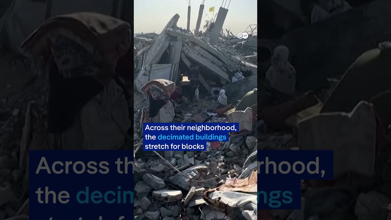 Gazan families choose ruins over displacement | DW News