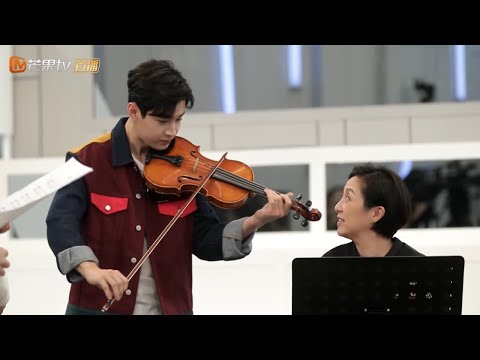 《声入人心》独家彩蛋:溢出屏幕的音乐才华!刘宪华小提琴伴奏帅爆 Super-Vocal【歌手官方音乐频道】