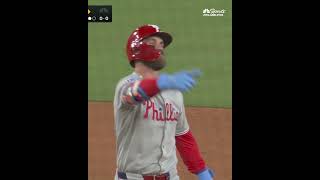 The start of a sixth inning explosion for the Phillies 👏