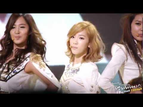 2011/12/24 KBS 연예대상 태연 - The Boys 직캠 by DaftTaengk