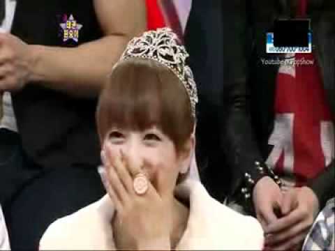 Boy kisses Victoria f(x)