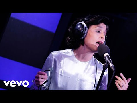 Jessie Ware - Young Dumb & Broke (Khalid cover) in the Live Lounge