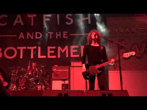 Catfish and The Bottlemen - Sidewinder (KC Live 10.9.15)