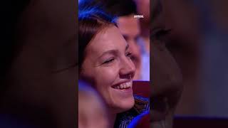 Ведущие новостей играют в слова