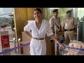 Actress Shriya Saran spotted at Mumbai airport, viral video