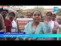 LIVE: కుక్కను కొట్టినట్టు కొడతాం...| AP Volunteers Strong Warning @SakshiTV  - 00:00 min - News - Video