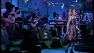 Fairground Attraction LIVE - &quot;Walkin&#39; After Midnight&quot; - &#39;88